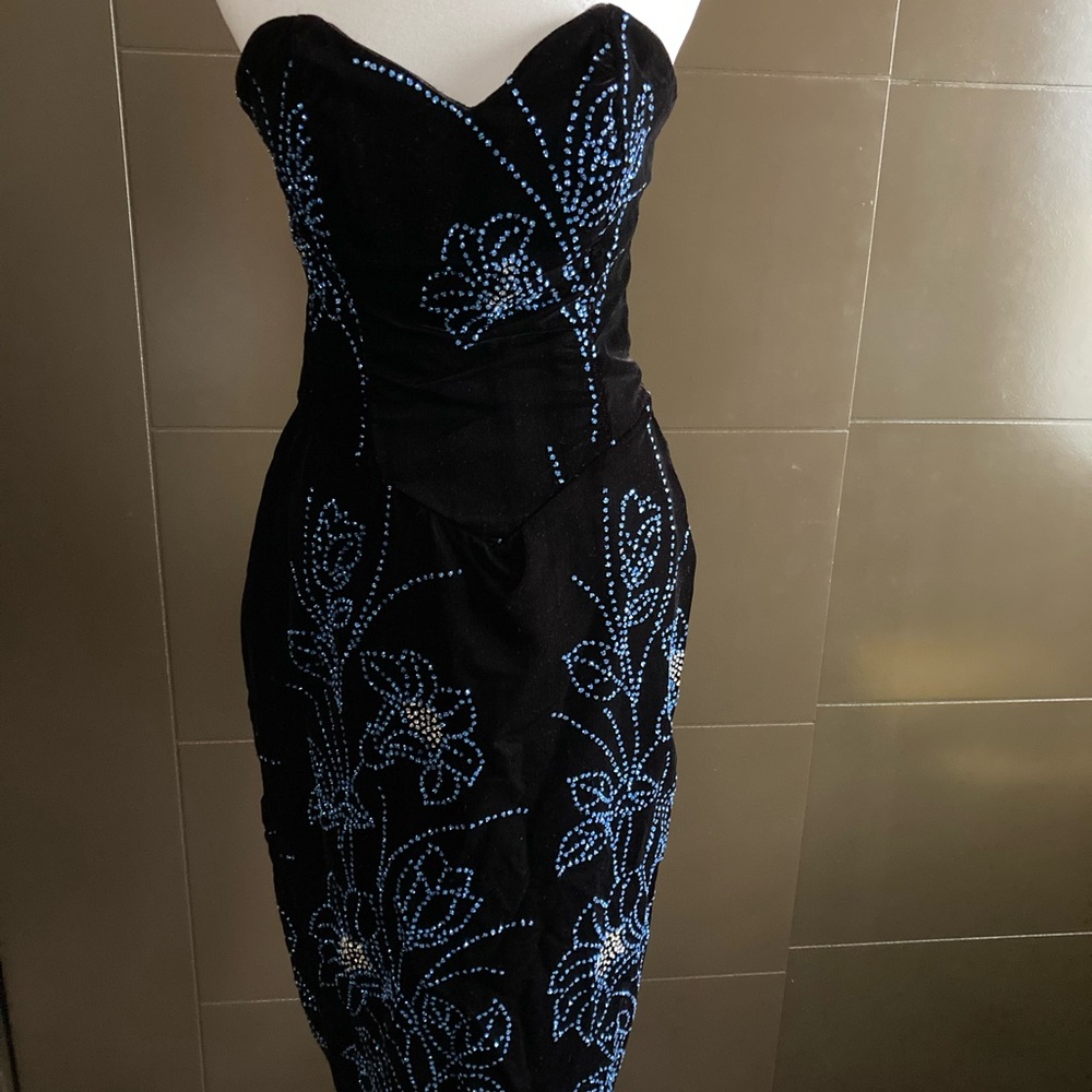 Chic Strapless Black Dress with Blue Floral Design